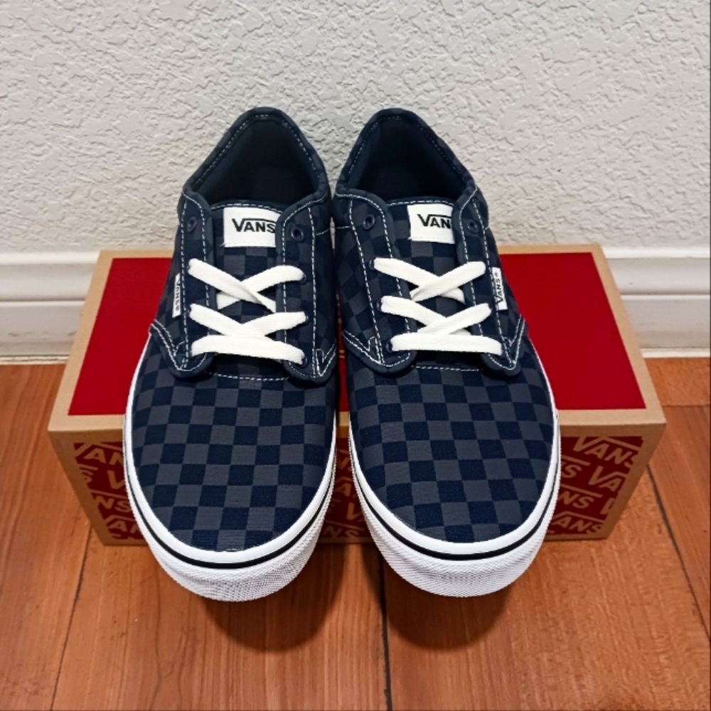 Vans - Picture 2 of 4